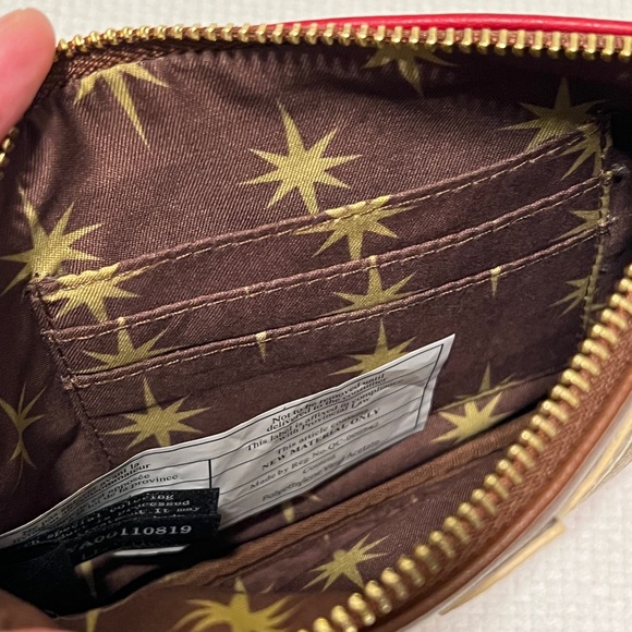 Loungefly DC Wonder Woman Wristlet Clutch – NEW! - Picture 4 of 4